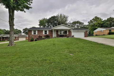 8459 Ashwood Dr, West Chester, OH 45069