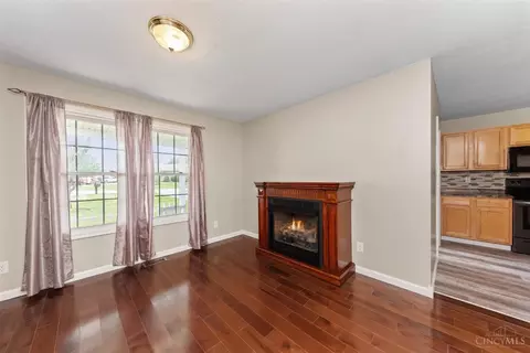 Living - 110 Douglas Cir, Georgetown, OH 45121 photo 2 of 7