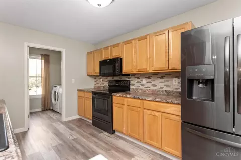 Kitchen - 110 Douglas Cir, Georgetown, OH 45121 photo 2 of 3