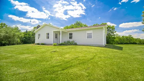 33 Lakeshore Dr, Manchester, OH 45144