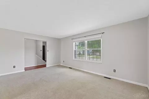 Living - 1047 Glendale Dr, Batavia, OH 45103 photo 1 of 4