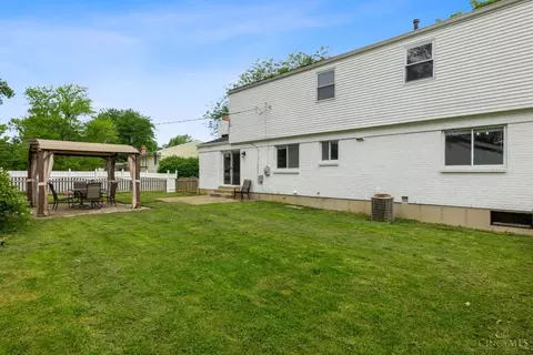 Exterior - 1047 Glendale Dr, Batavia, OH 45103 photo 5 of 5