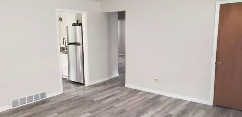 Living - 2005 Teralta Cir, Cincinnati, OH 45211 photo 2 of 2