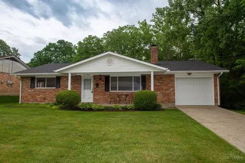 211 Lawndale Ave, Lebanon, OH 45036