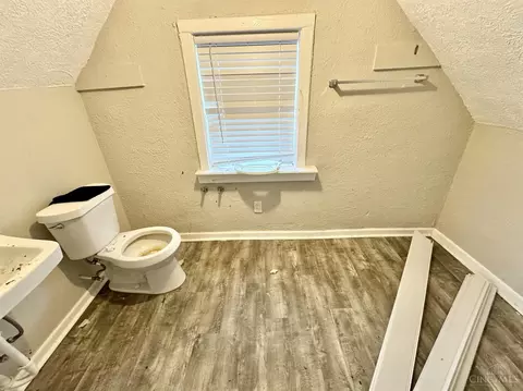 Bath - 955 Lindy Ave, Lincoln Heights, OH 45215 photo 3 of 4