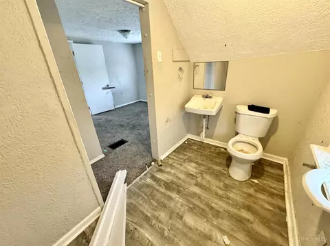 Bath - 955 Lindy Ave, Lincoln Heights, OH 45215 photo 4 of 4