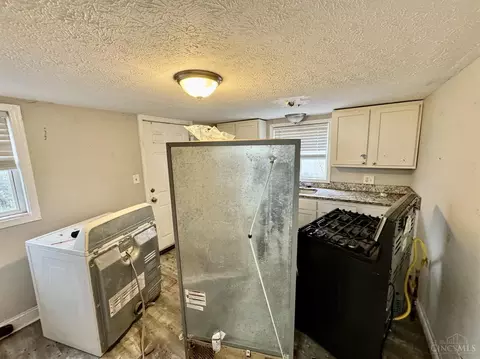 Kitchen - 955 Lindy Ave, Lincoln Heights, OH 45215 photo 1 of 3