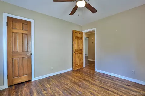 6902 Parkview Dr, Cincinnati, OH 45224 photo 8