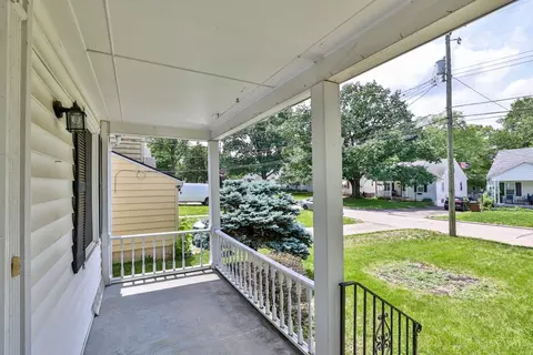 6902 Parkview Dr, Cincinnati, OH 45224 photo 2