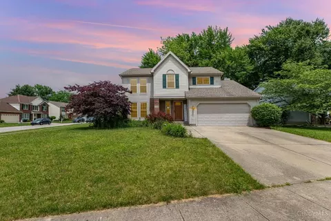 1332 Sprucewood Ct, Amelia, OH 45102