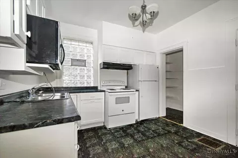 Kitchen - 3857 Vine St, Cincinnati, OH 45217 photo 1 of 2