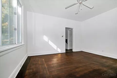 Living - 3857 Vine St, Cincinnati, OH 45217 photo 6 of 6