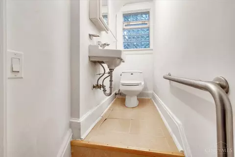 Bath - 3857 Vine St, Cincinnati, OH 45217 photo 1 of 2