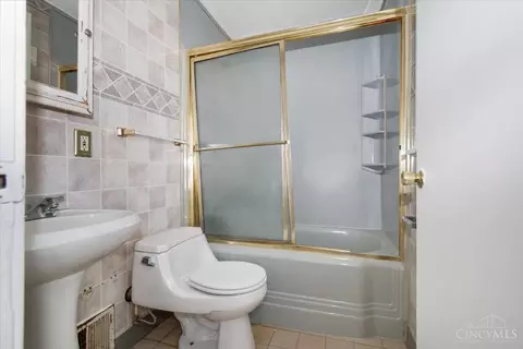Bath - 3857 Vine St, Cincinnati, OH 45217 photo 2 of 2