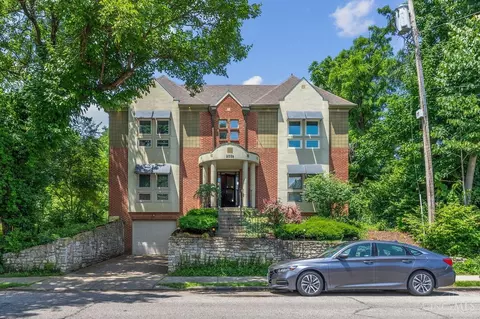 2339 Kemper Ln #A, Cincinnati, OH 45206