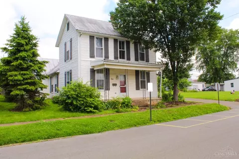 84 Walnut St, Peebles, OH 45660