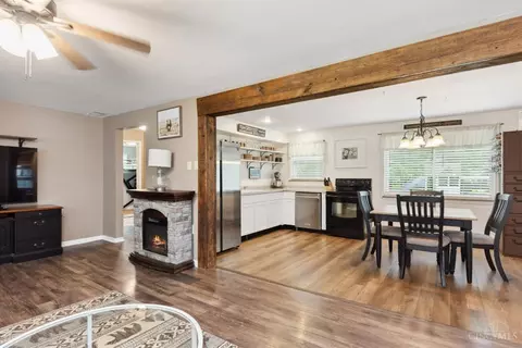3995 Youngman Dr, Cincinnati, OH 45245 photo 8