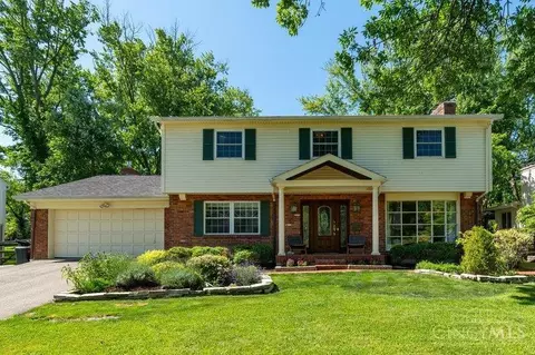 7927 Jolain Dr, Montgomery, OH 45242