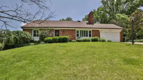 1230 Forest Ct, Wyoming, OH 45215