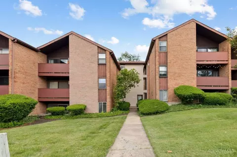 4902 Chalet Dr #702, Saint Bernard, OH 45217