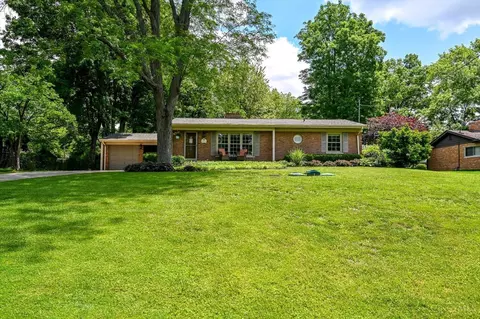 10016 Lakeside Dr, Cincinnati, OH 45231