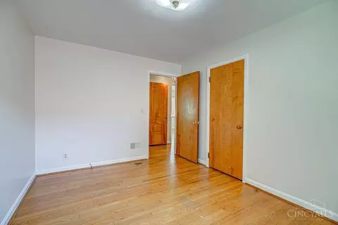 Bedroom - 2922 Ravogli Ave, Cincinnati, OH 45211 photo 2 of 11