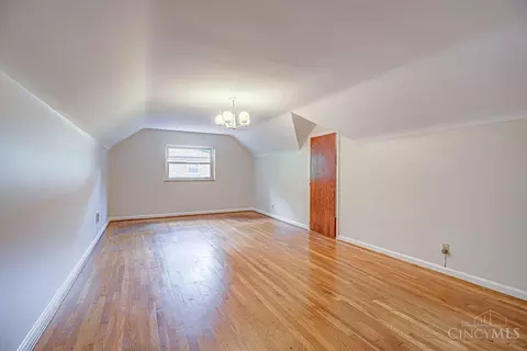 Bedroom - 2922 Ravogli Ave, Cincinnati, OH 45211 photo 7 of 11
