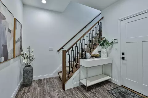 Entry Way - 620 Rushton Rd, Cincinnati, OH 45226 photo 6 of 7