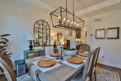 Dining - 620 Rushton Rd, Cincinnati, OH 45226 photo 3 of 6