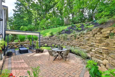Exterior - 620 Rushton Rd, Cincinnati, OH 45226 photo 3 of 9