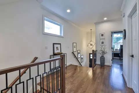 Entry Way - 620 Rushton Rd, Cincinnati, OH 45226 photo 2 of 7