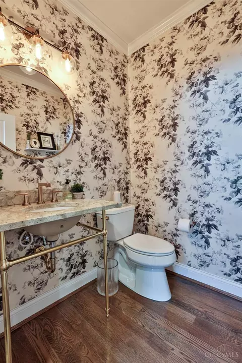 Bath - 620 Rushton Rd, Cincinnati, OH 45226 photo 3 of 6