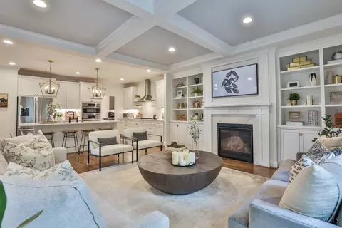 Living - 620 Rushton Rd, Cincinnati, OH 45226 photo 3 of 3