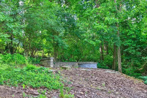 Exterior - 620 Rushton Rd, Cincinnati, OH 45226 photo 7 of 9