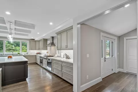 3570 Galbraith Rd, Cincinnati, OH 45236 photo 10