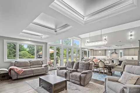 3570 Galbraith Rd, Cincinnati, OH 45236 photo 4