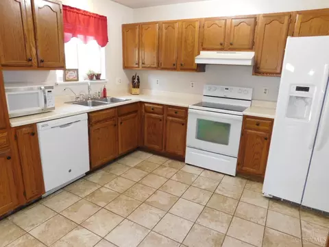 Kitchen - 103 Deerview Ct, Harrison, OH 45030 photo 1 of 4
