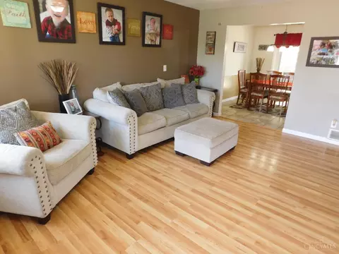 Living - 103 Deerview Ct, Harrison, OH 45030 photo 2 of 3