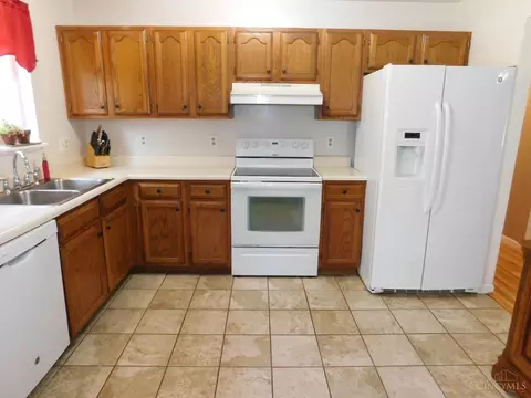 Kitchen - 103 Deerview Ct, Harrison, OH 45030 photo 2 of 4