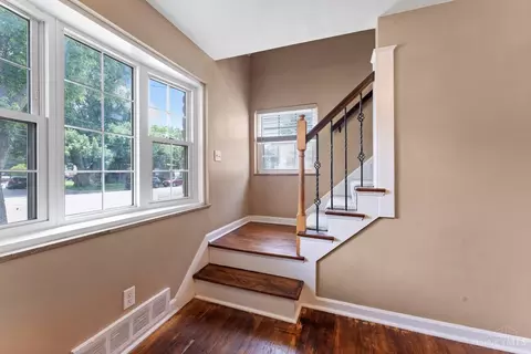 Entry Way - 711 Jefferson Ave, Reading, OH 45215 photo 3 of 4