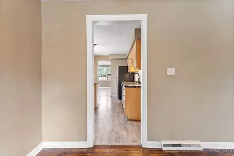Entry Way - 711 Jefferson Ave, Reading, OH 45215 photo 1 of 4