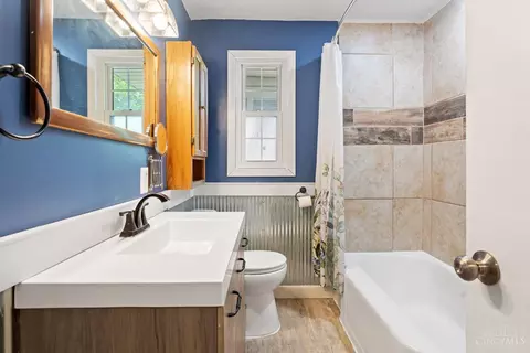 Bath - 711 Jefferson Ave, Reading, OH 45215 photo 1 of 3