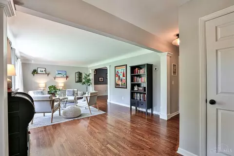 Entry Way - 7944 Shelldale Way, Montgomery, OH 45242 photo 2 of 2