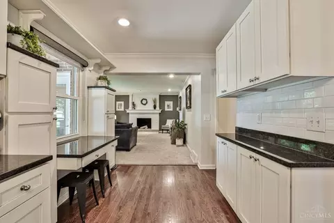 Kitchen - 7944 Shelldale Way, Montgomery, OH 45242 photo 4 of 5