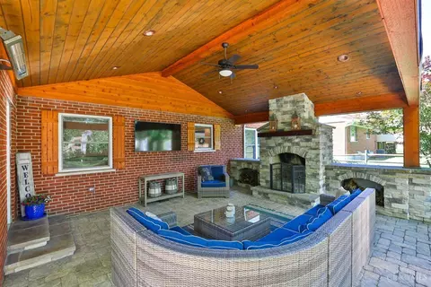 Exterior - 7944 Shelldale Way, Montgomery, OH 45242 photo 3 of 9