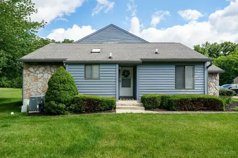 1085 Kensington Ln, Cincinnati, OH 45245