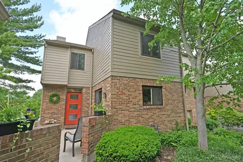 92 Carpenters Rdg, Blue Ash, OH 45241