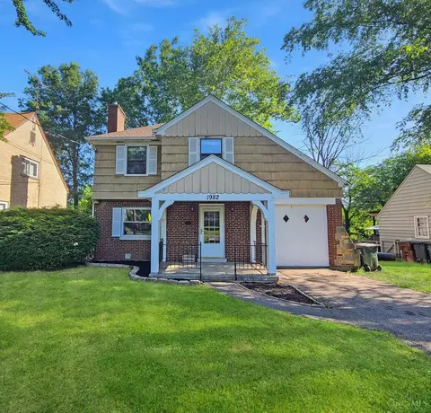 1982 Compton Rd, Mount Healthy, OH 45231
