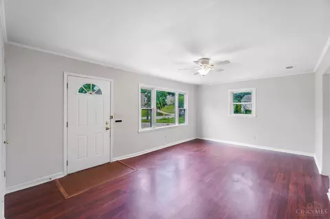 6598 Rainbow Ln, Cincinnati, OH 45230 photo 3