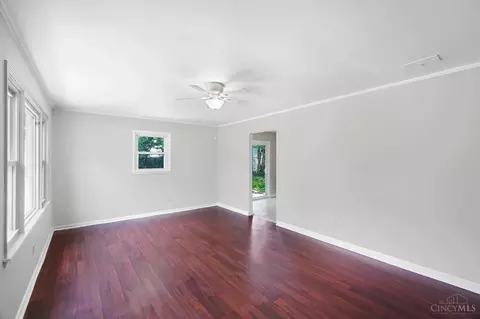 6598 Rainbow Ln, Cincinnati, OH 45230 photo 2